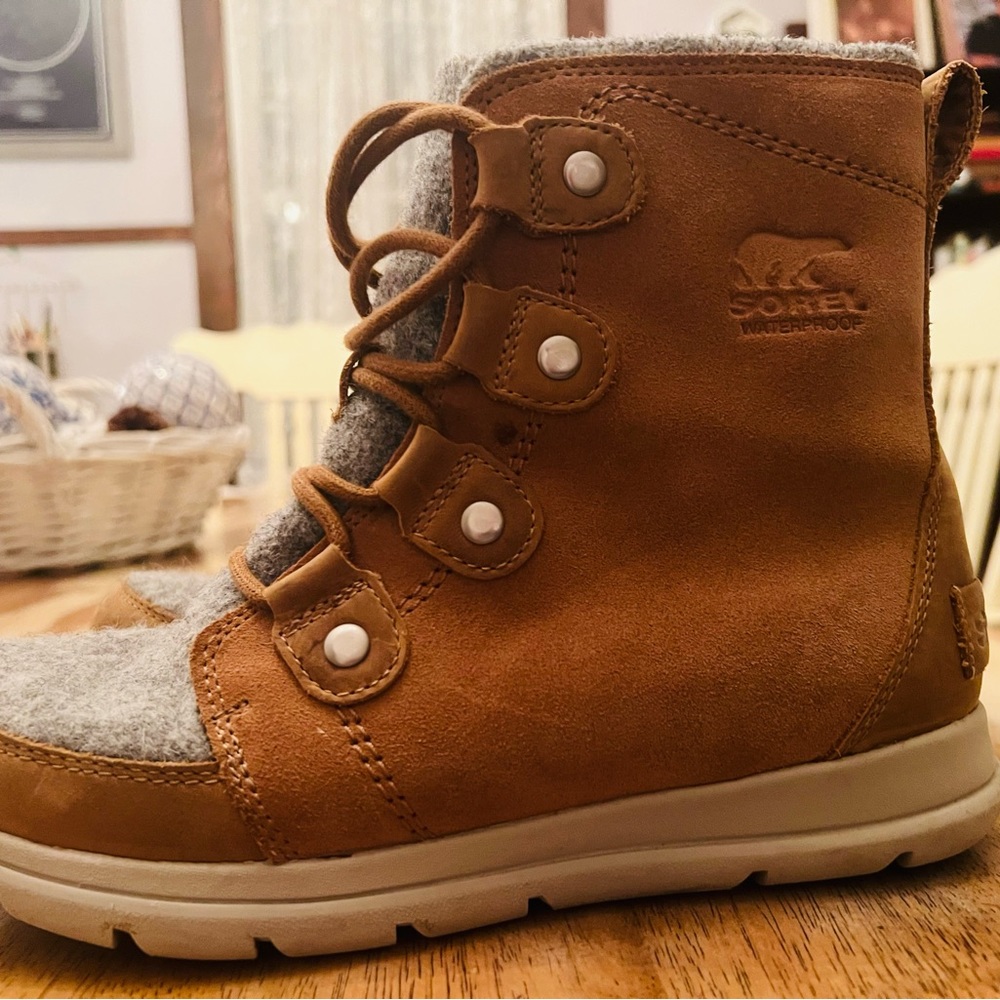 VGUC Women’s Sorel Boots size 9